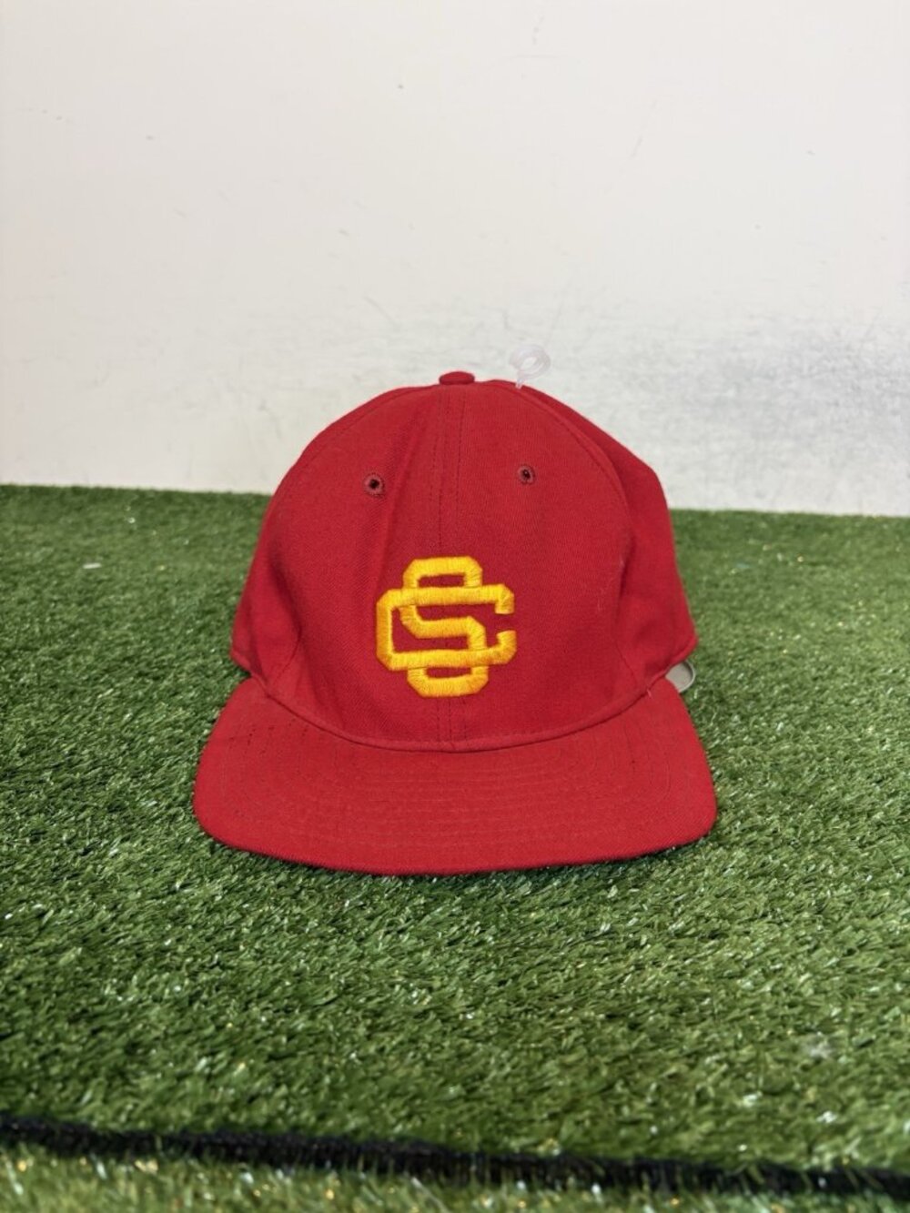 Vintage USC Trojans hat cap fitted 7 1/4 red yellow new era 1980s football mens